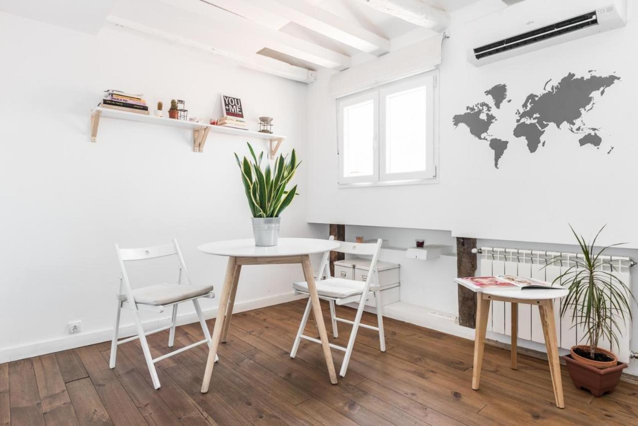 Charming La Latina Home Madrid Bagian luar foto