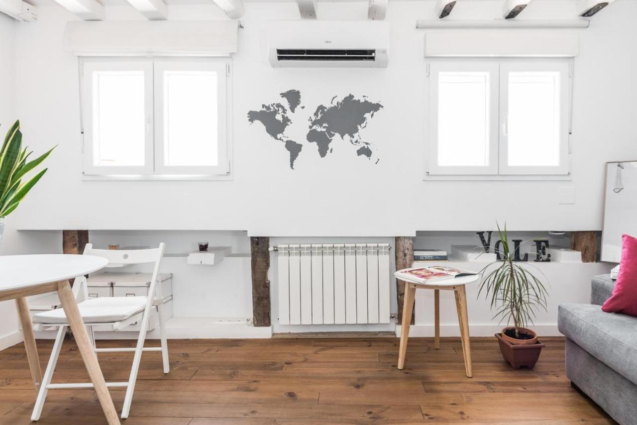 Charming La Latina Home Madrid Bagian luar foto