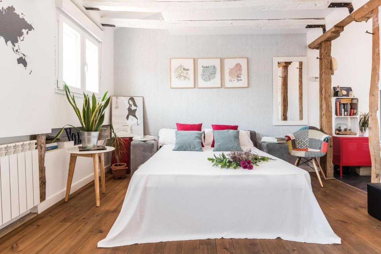 Charming La Latina Home Madrid Bagian luar foto